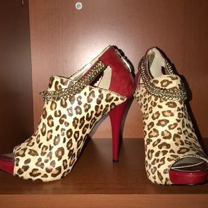 SEXY ASS RED & LEOPARD GUESS BOOTIE